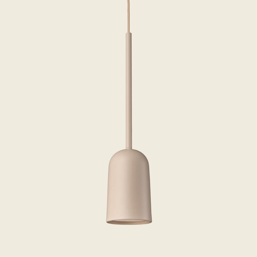 Lampa wisząca Figura Arc ⏀10 cm piaskowa Schneid Studio – Lampy wiszące | bihome.pl
